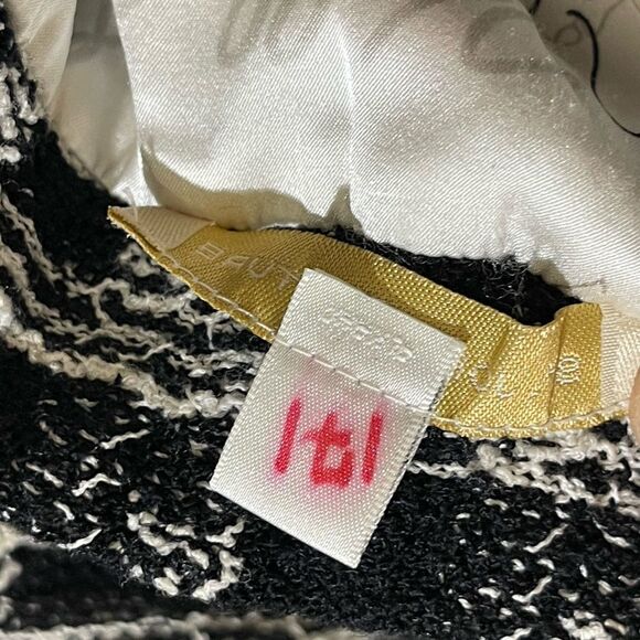 Sold  - Picture 6 of 6